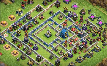 Undefeated  Town Hall 12 Trophy Base for Champions