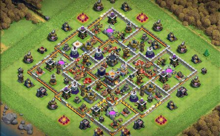 Top Town Hall 11 Trophy Base for Defense Wins