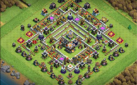 Highly Effective TH11 Base with 3 Air Defenses