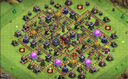 CoC TH10 Hybrid Base with Unique Design Features